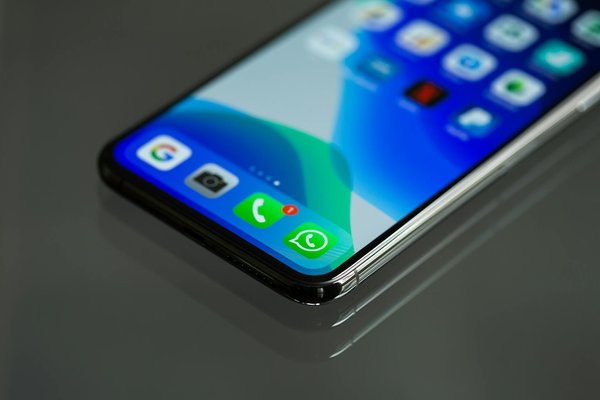 Comment utiliser le marketing digital pour promouvoir une entreprise de services de garde d'enfants?